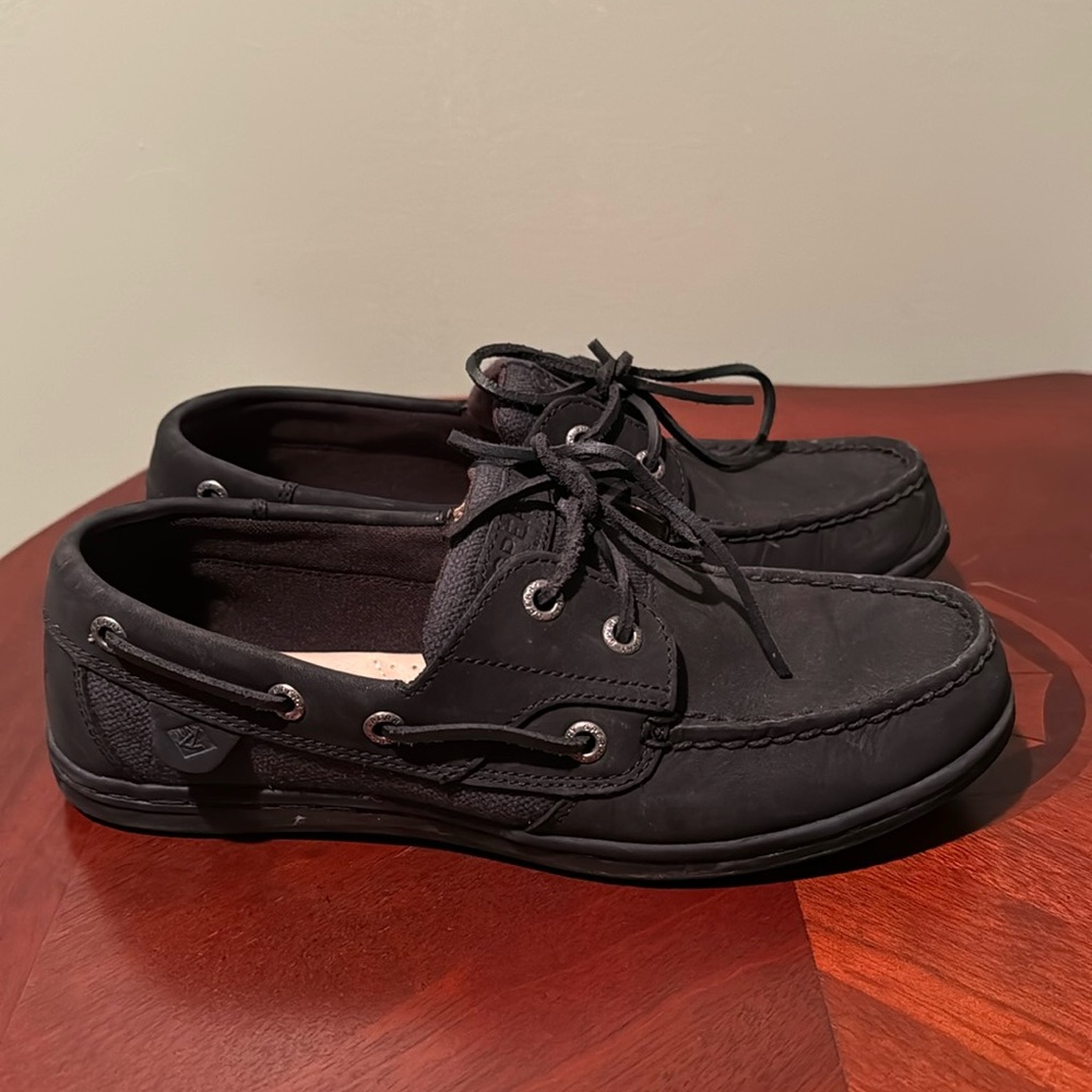 Women’s sperry boat shoes